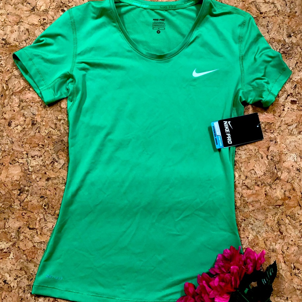 Nike Pro Women’s Short Sleeve Top